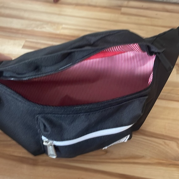 Black Hershel Fanny Pack - Picture 3 of 5